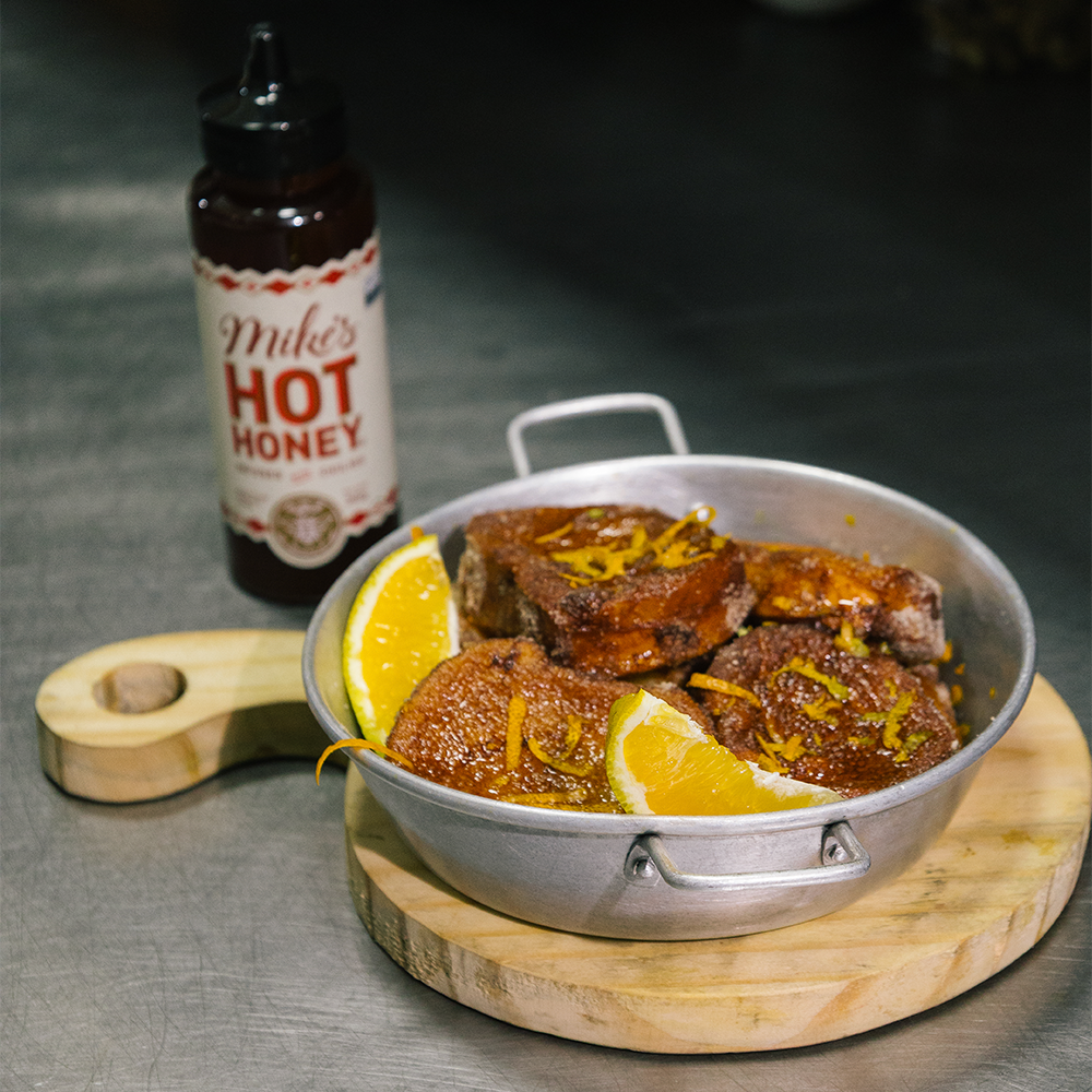 Rabanada com Mike's Hot Honey